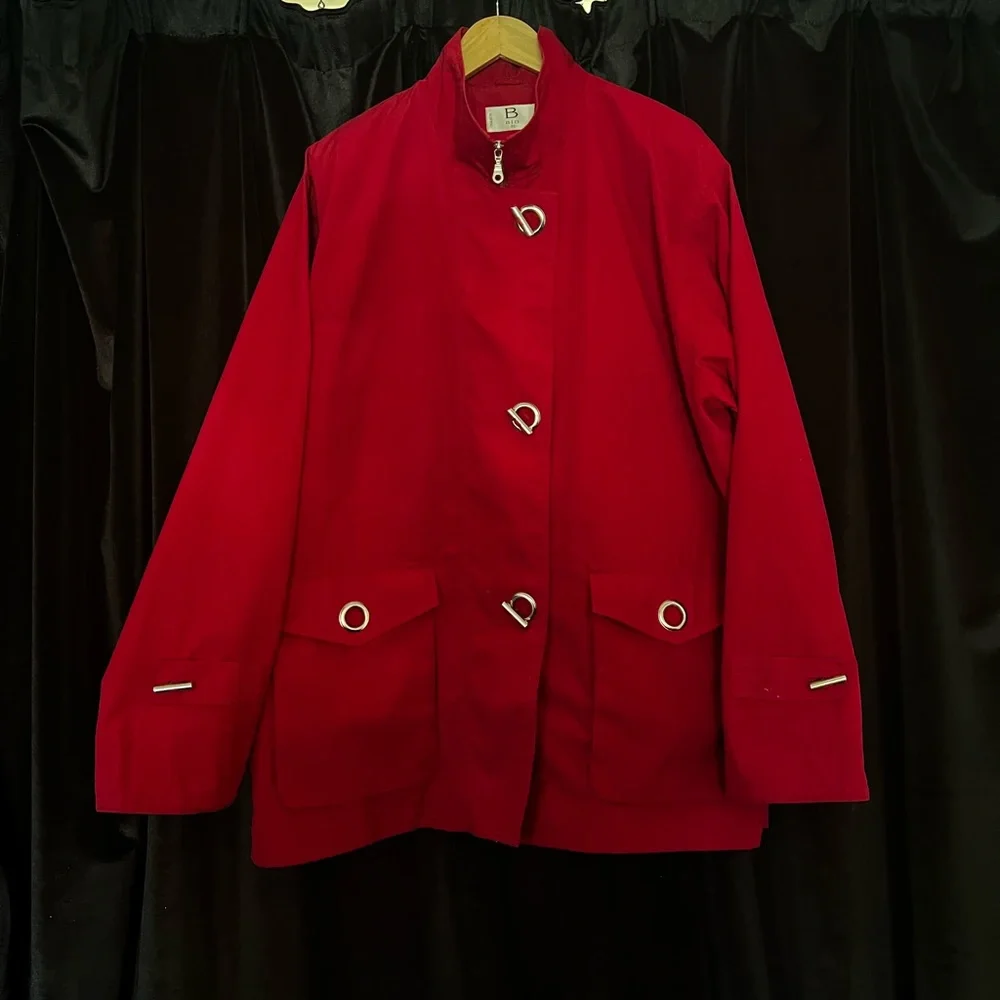 Red coat/jacket.Silver coloured adornments. Water repellent. Lined. Nautical - Picture 2 of 12